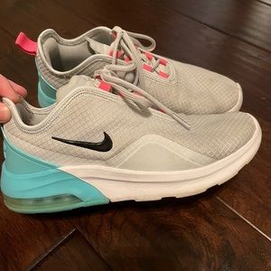 Nike Air Max Motion 2 Shoes